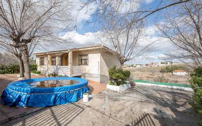 Exterior view of House or chalet for sale in Colmenar de Oreja  with Heating, Private garden and Terrace