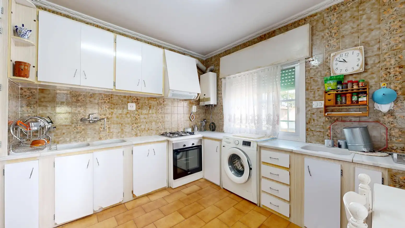 Cuina de Casa o xalet en venda en Sagunto / Sagunt amb Terrassa i Piscina