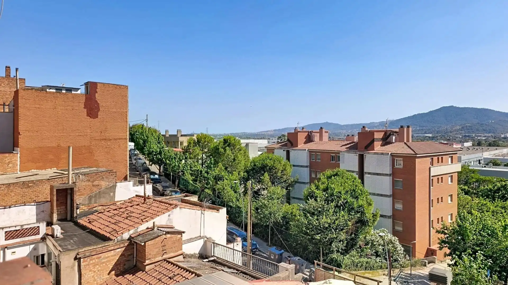 Vista exterior de Casa adosada en venta en Molins de Rei con Calefacción y Terraza