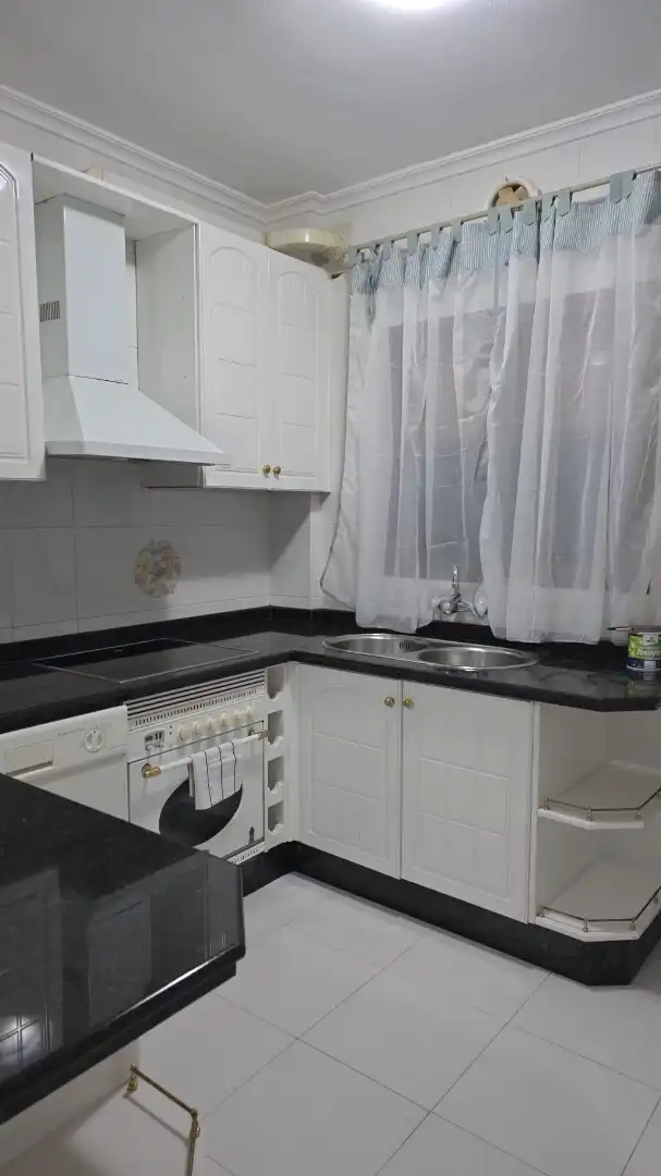 Cuina de Pis en venda en Villanueva de la Serena amb Moblat, Forn i Rentadora