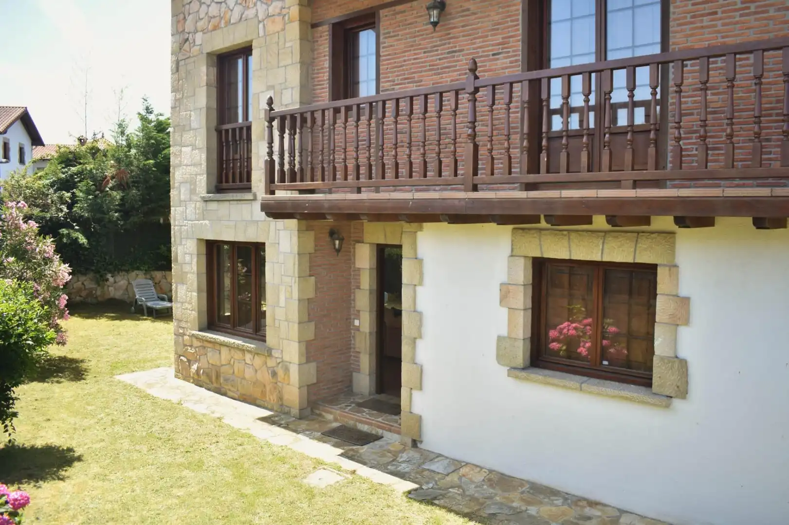 Vista exterior de Casa adosada en venda en Ribamontán al Monte amb Calefacció, Jardí privat i Terrassa