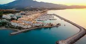 Vista exterior de Edifici en venda en Marbella amb Alarma i Piscina comunitària