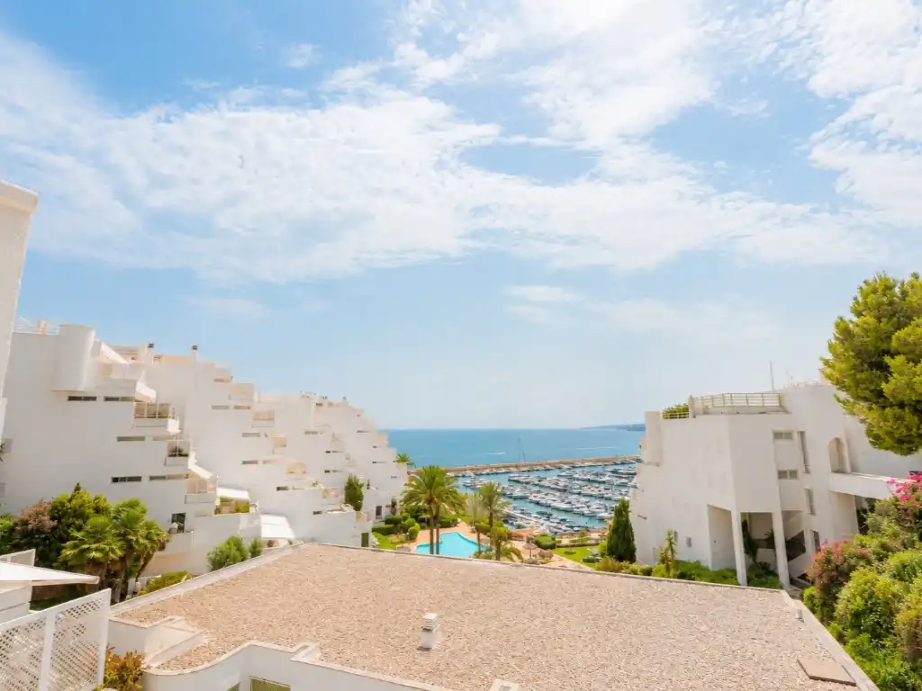 Außenansicht von Wohnung zur Miete in Calvià mit Klimaanlage, Privatgarten und Terrasse