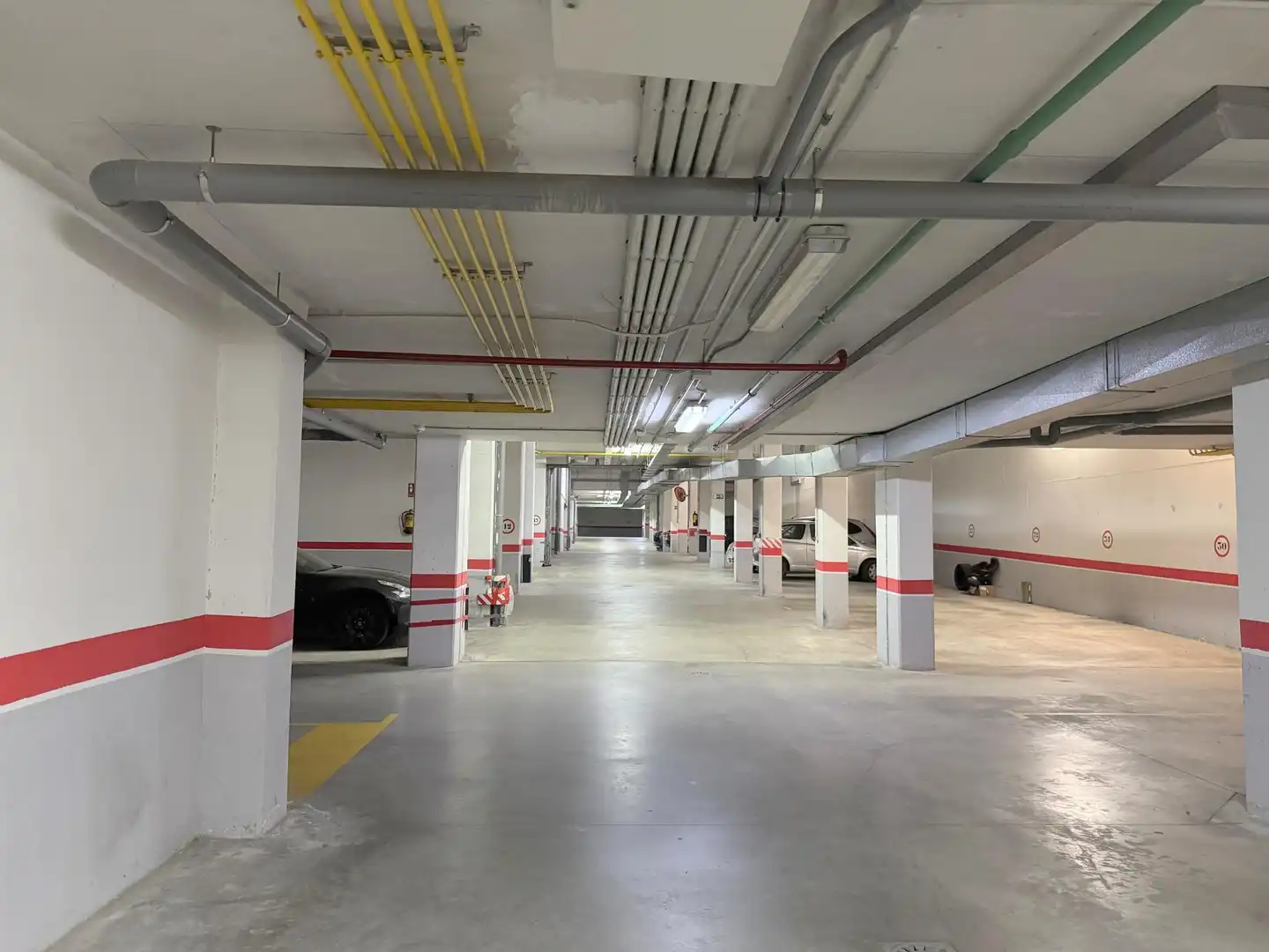 Parking de Piso en venta en Ávila con Calefacción, Jardín privado y Terraza