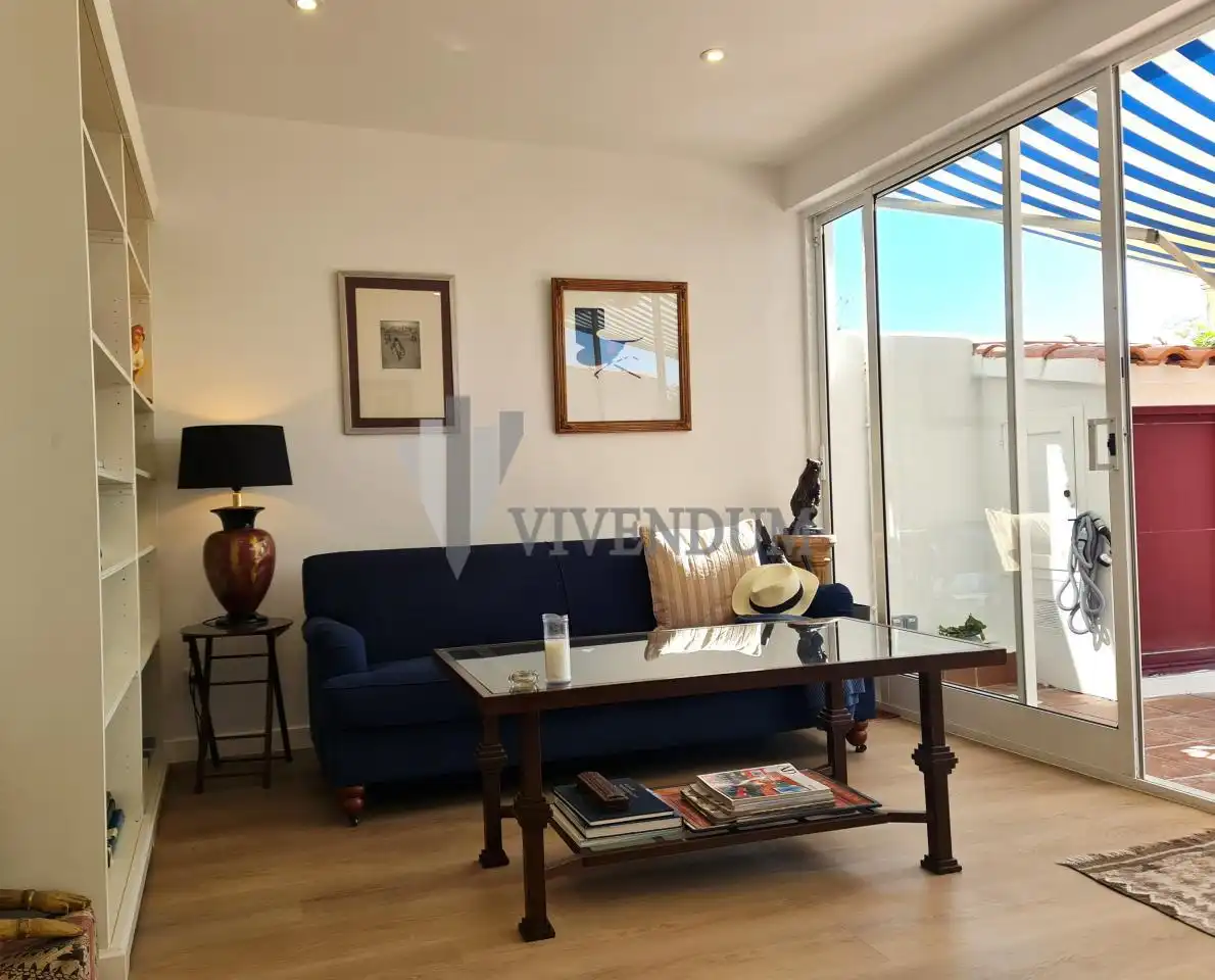 Sala d'estar de Apartament de lloguer en A Guarda   amb Calefacció, Terrassa i Traster