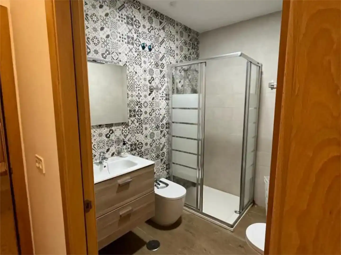 Bathroom of Flat for rent in Melilla  with Air Conditioner and Furnished