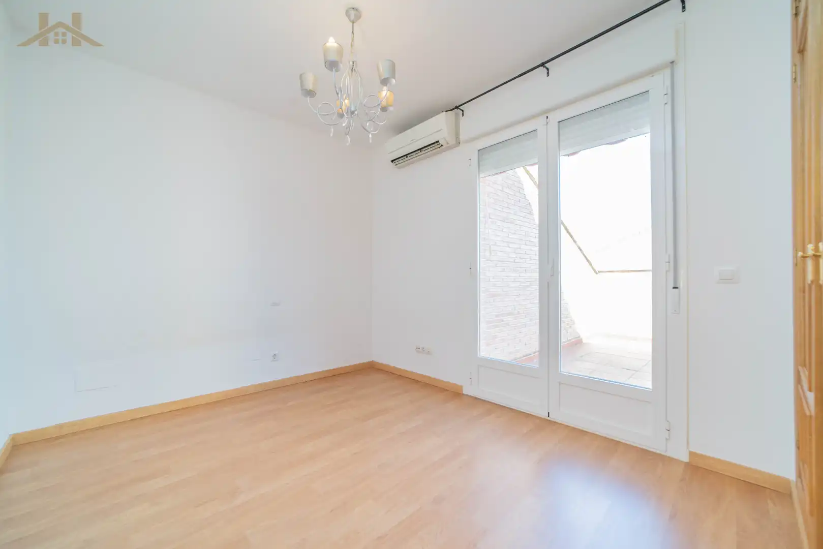 Habitación de Casa adosada en venta en Carranque con Aire acondicionado, Calefacción y Jardín privado