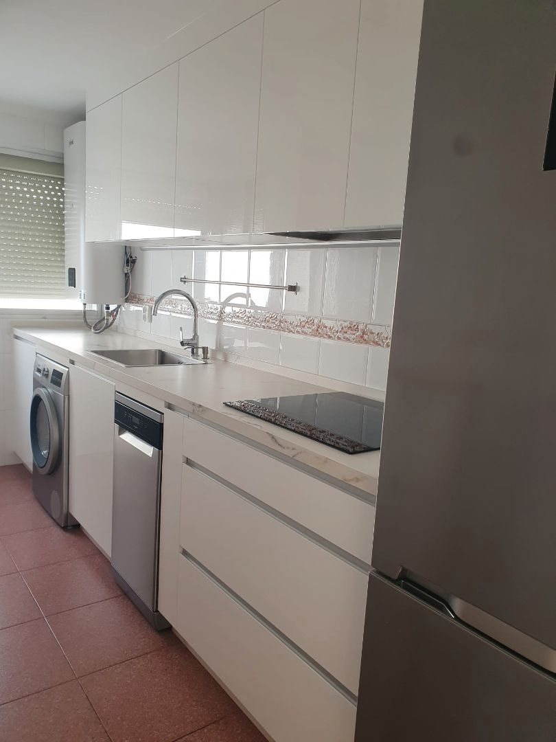 Kitchen of Flat to rent in  Sevilla Capital  with Air Conditioner, Terrace and Storage room