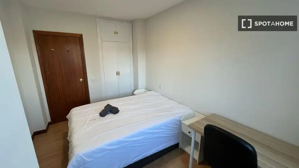 Habitación en Almenara -Ventilla
