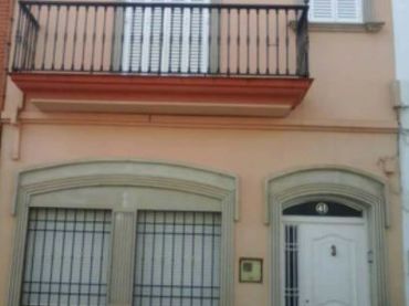 Casa aparellada en venda a C/ Fray antonio de Marchena