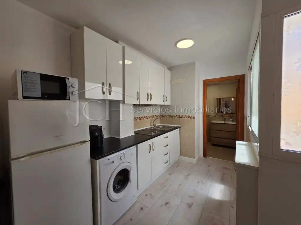 Cocina de Apartamento de alquiler en Mijas con Aire acondicionado, Amueblado y Microondas