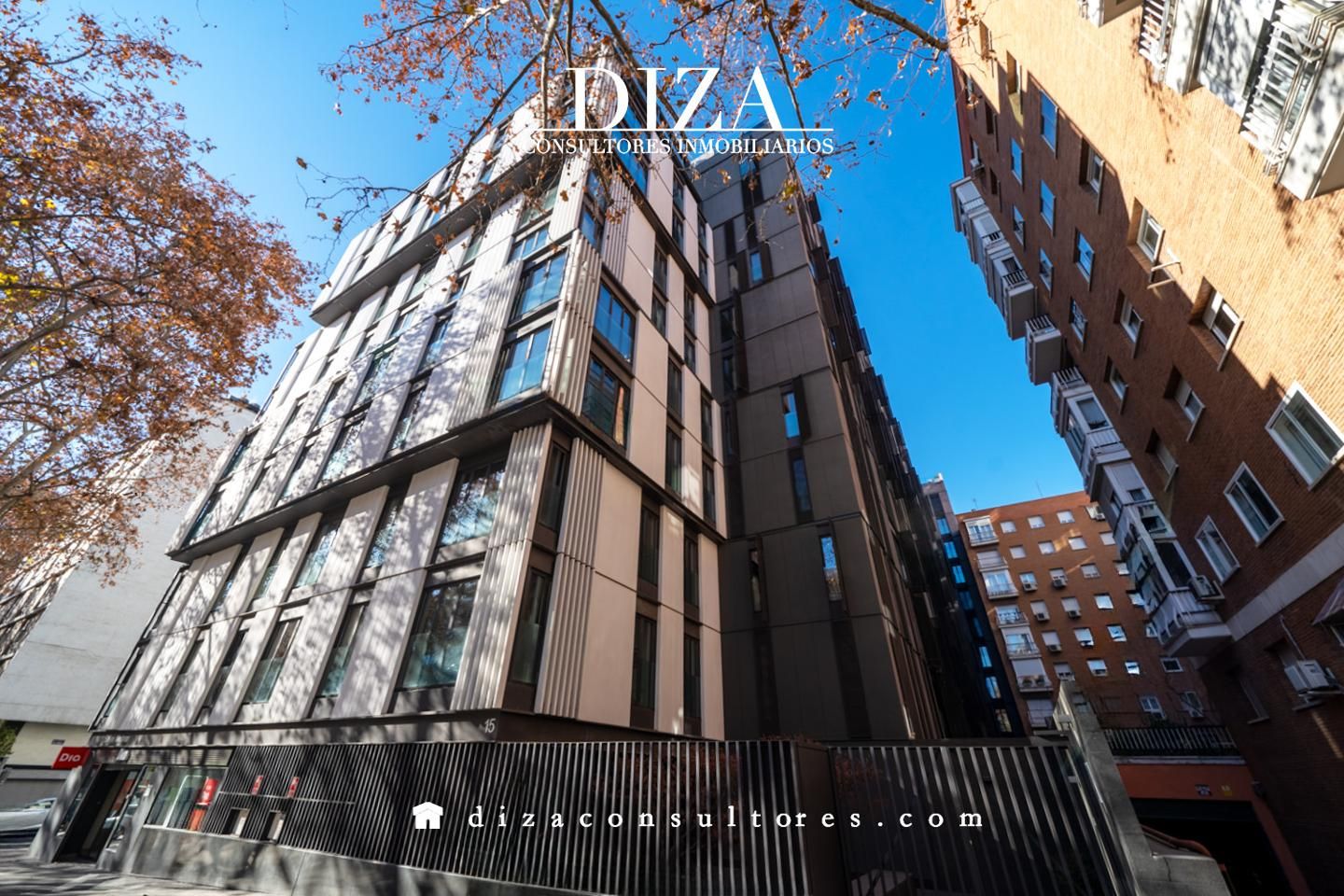 Vista exterior de Ático en venta en  Madrid Capital con Aire acondicionado, Calefacción y Terraza