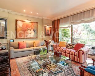 Sala d'estar de Apartament en venda en  Barcelona Capital amb Aire condicionat i Terrassa