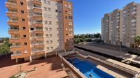 Piscina de Apartament en venda en La Manga del Mar Menor amb Terrassa i Piscina