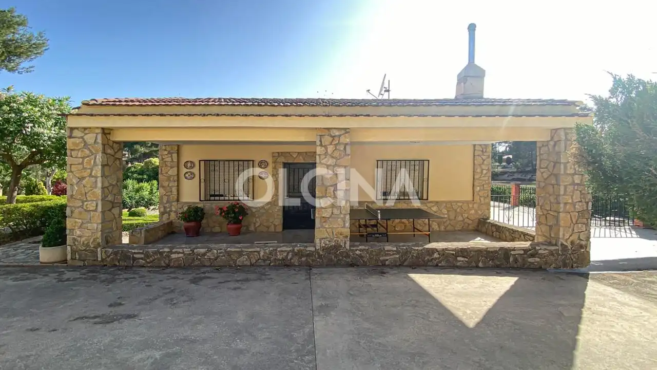 Vista exterior de Casa o chalet en venta en Alcoy / Alcoi con Jardín privado y Piscina