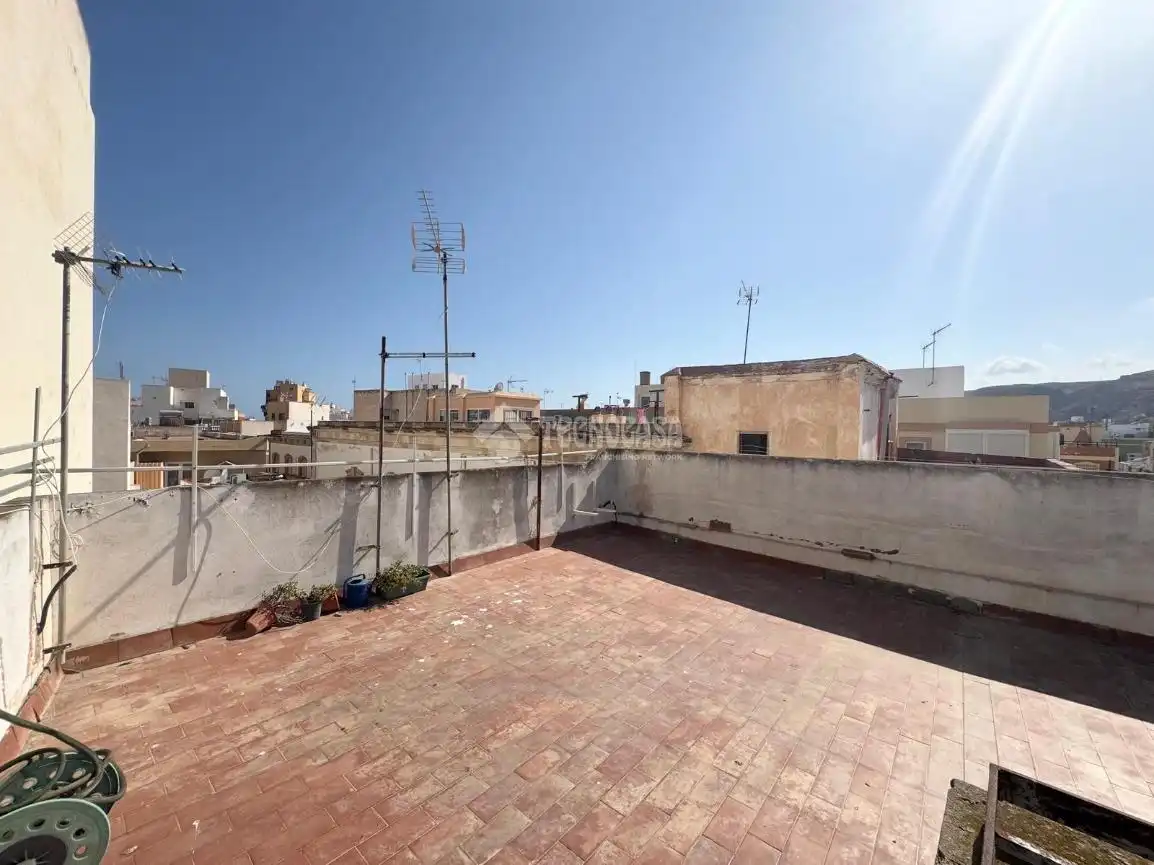 Terraza de Casa adosada en venta en Almería con Terraza