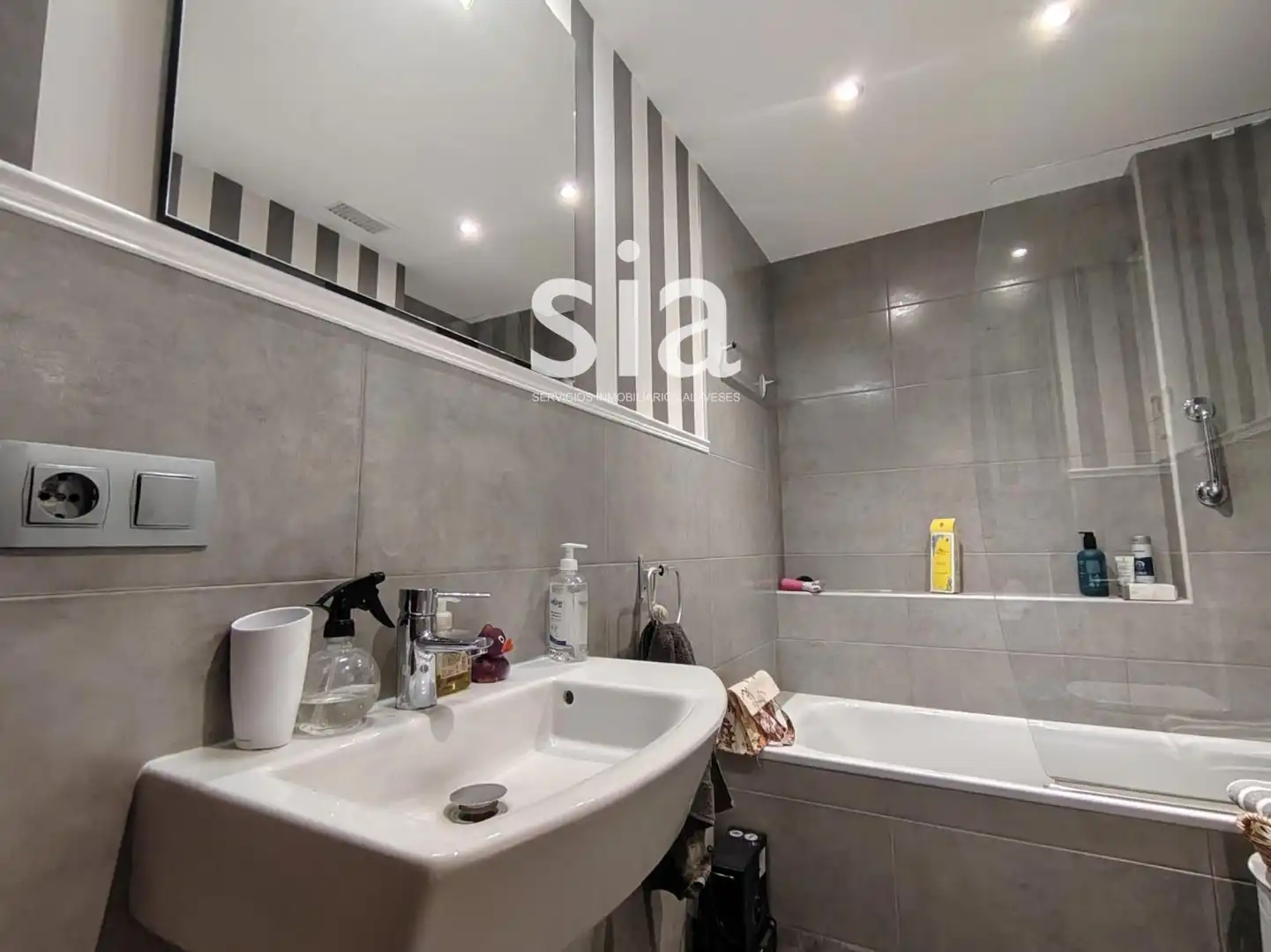 Badezimmer von Wohnung zum Verkauf in Vitoria - Gasteiz mit Heizung, Abstellraum und Möbliert