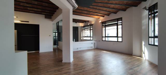 Local comercial en Alquiler en Carrer de Roc Boronat, 24 en El Poblenou