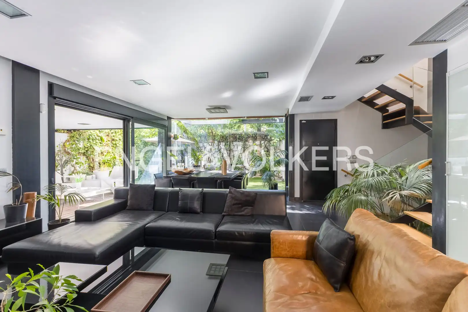 Sala de estar de Casa o chalet en venta en Madrid con Aire acondicionado, Calefacción y Jardín privado