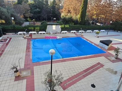 Swimming pool of Planta baja for sale in Torrejón de Ardoz  with Air Conditioner