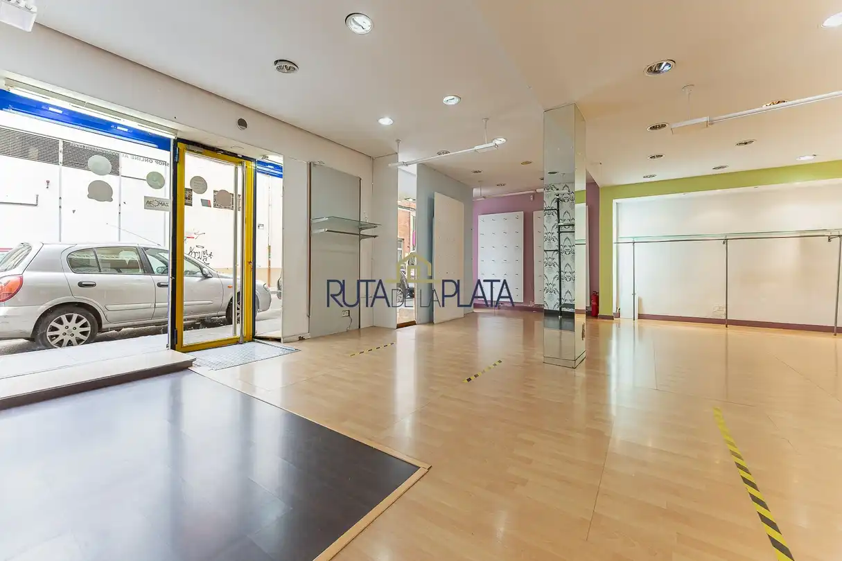 Local comercial en venda a Calle Argentina 8, imagen 4