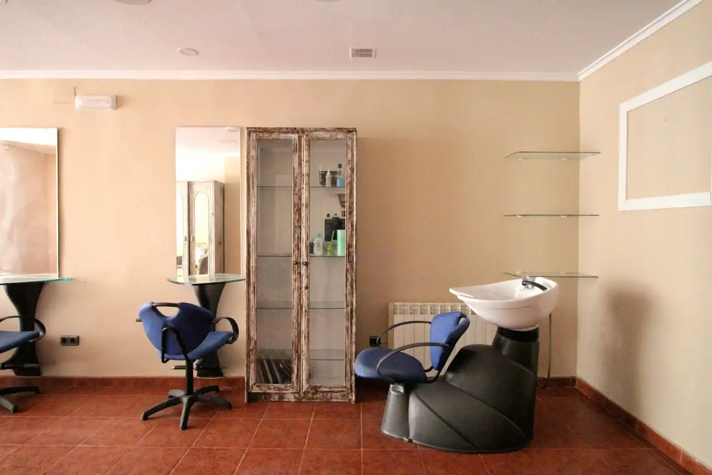 Business premises for sale in Carreño Miranda 56