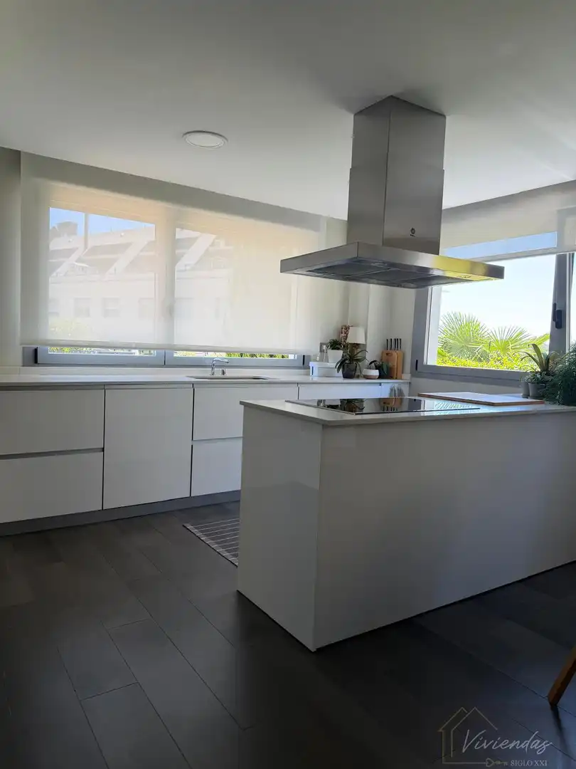 Cuina de Casa o xalet en venda en Boadilla del Monte amb Aire condicionat, Calefacció i Terrassa