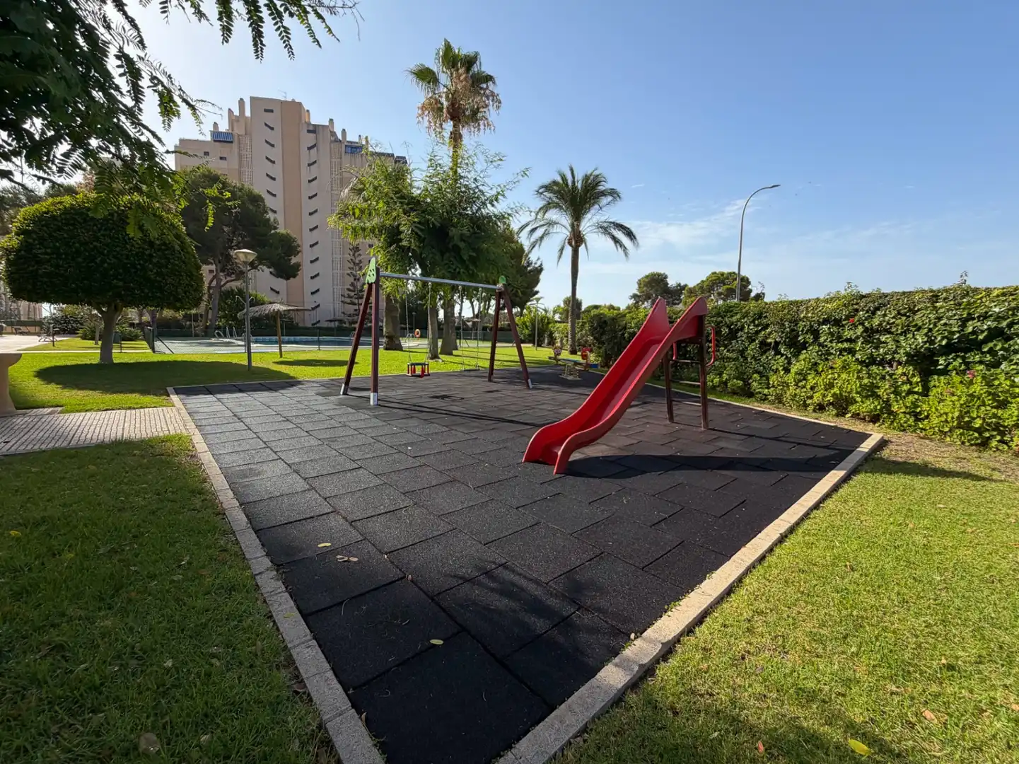 Aparcament de Apartament en venda en El Campello amb Aire condicionat, Jardí privat i Traster