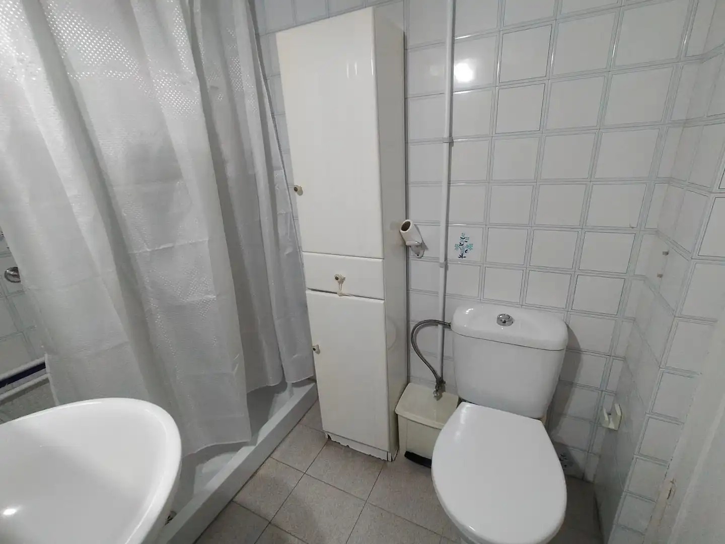 Badezimmer von Dachboden zum Verkauf in La Línea de la Concepción mit Terrasse und Abstellraum