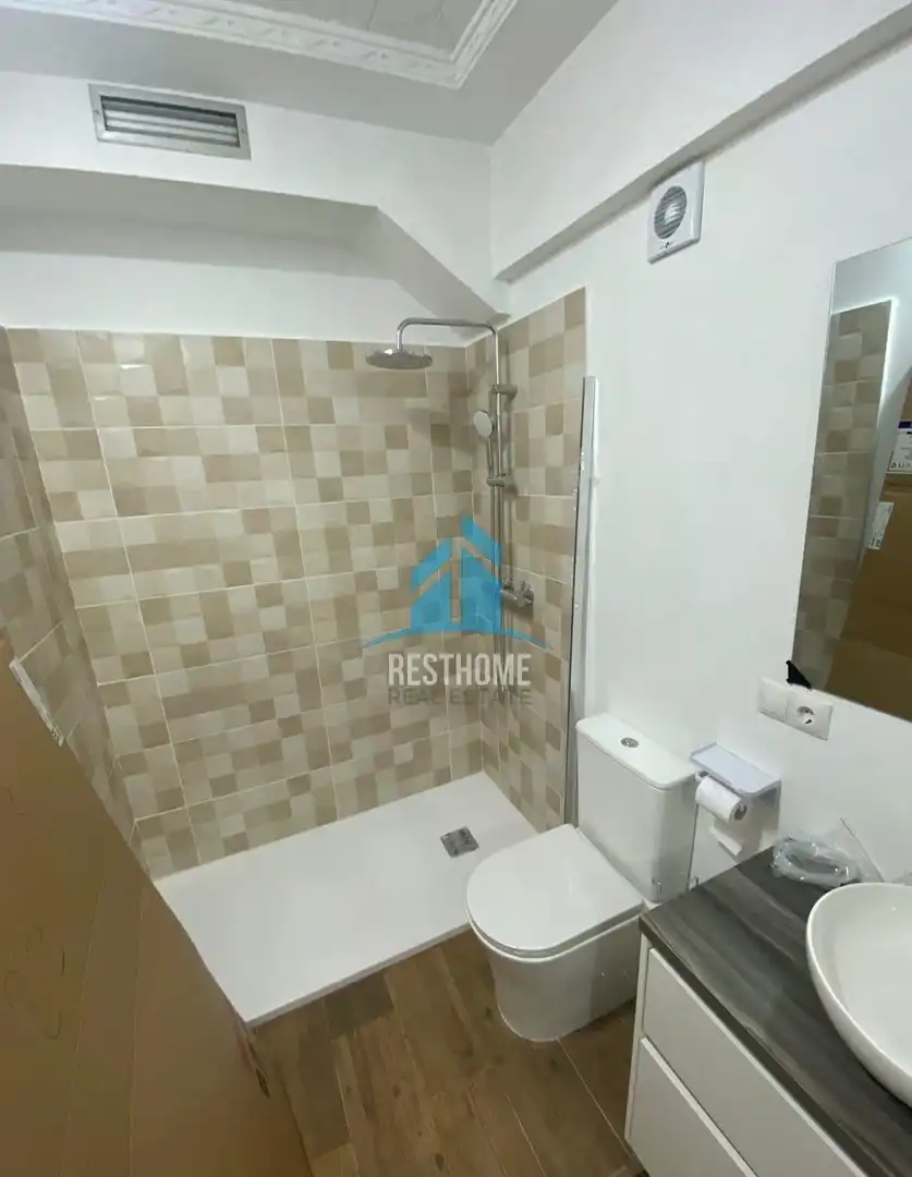 Bathroom of Ground floor for sale in Valencia  with Air Conditioner and Terrace