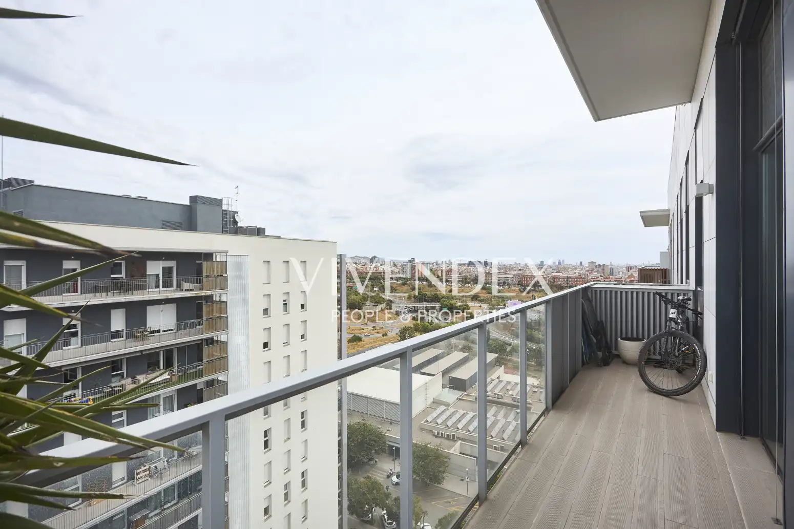 Terrassa de Àtic en venda en L'Hospitalet de Llobregat amb Aire condicionat, Calefacció i Parquet