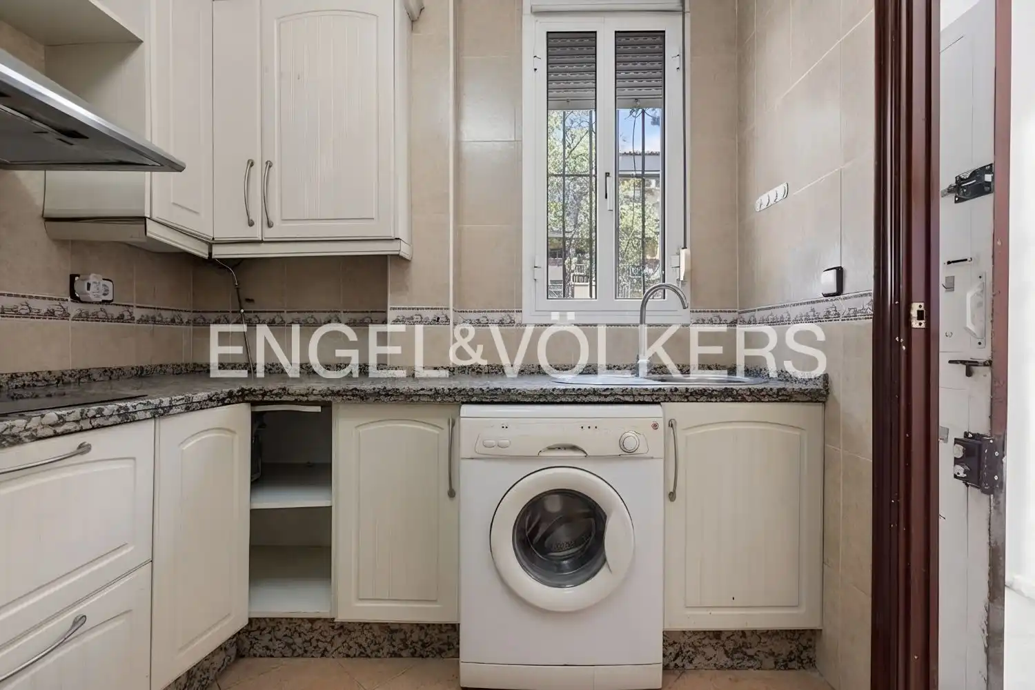 Kitchen of Flat for sale in Sevilla  with Heating