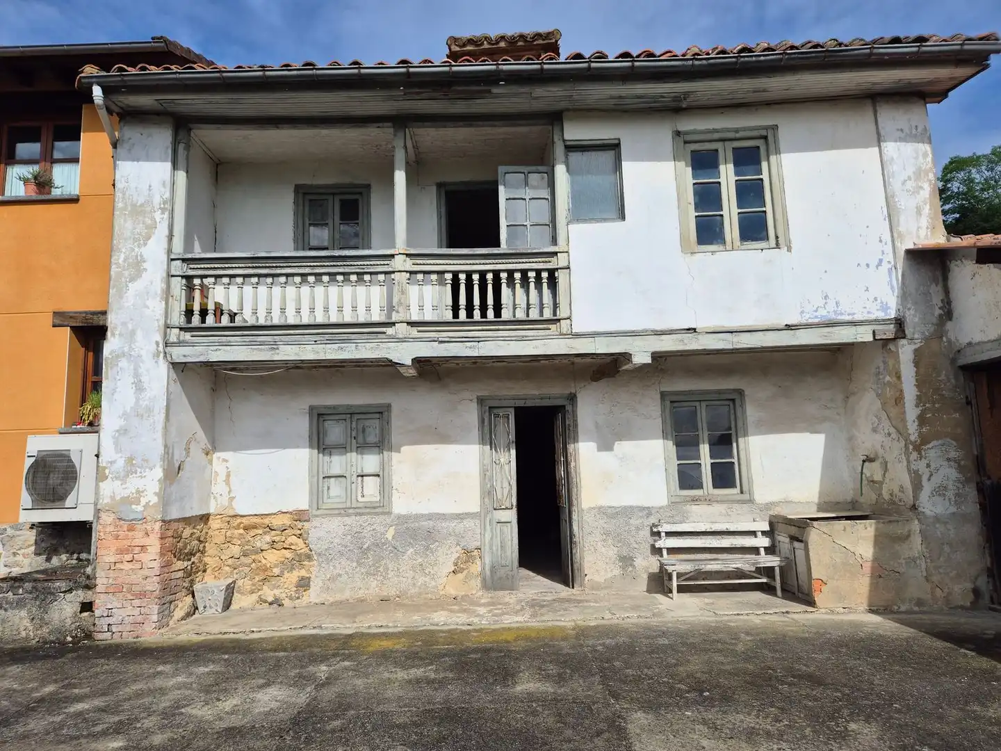 Exterior view of Houses for sale in Nava  with Storage room and Swimming Pool