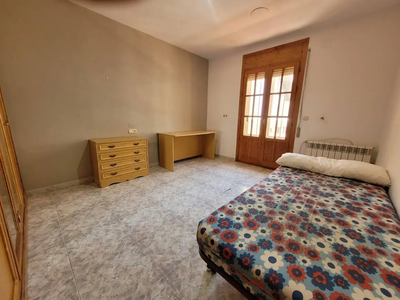 Dormitori de Casa o xalet en venda en Baza amb Calefacció i Terrassa