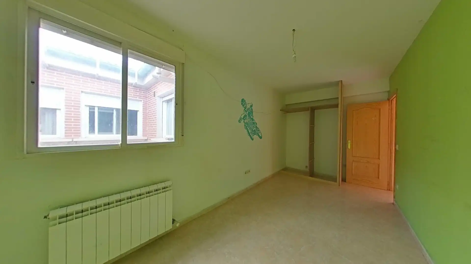 Dormitori de Apartament en venda en El Tiemblo  amb Calefacció i Balcó
