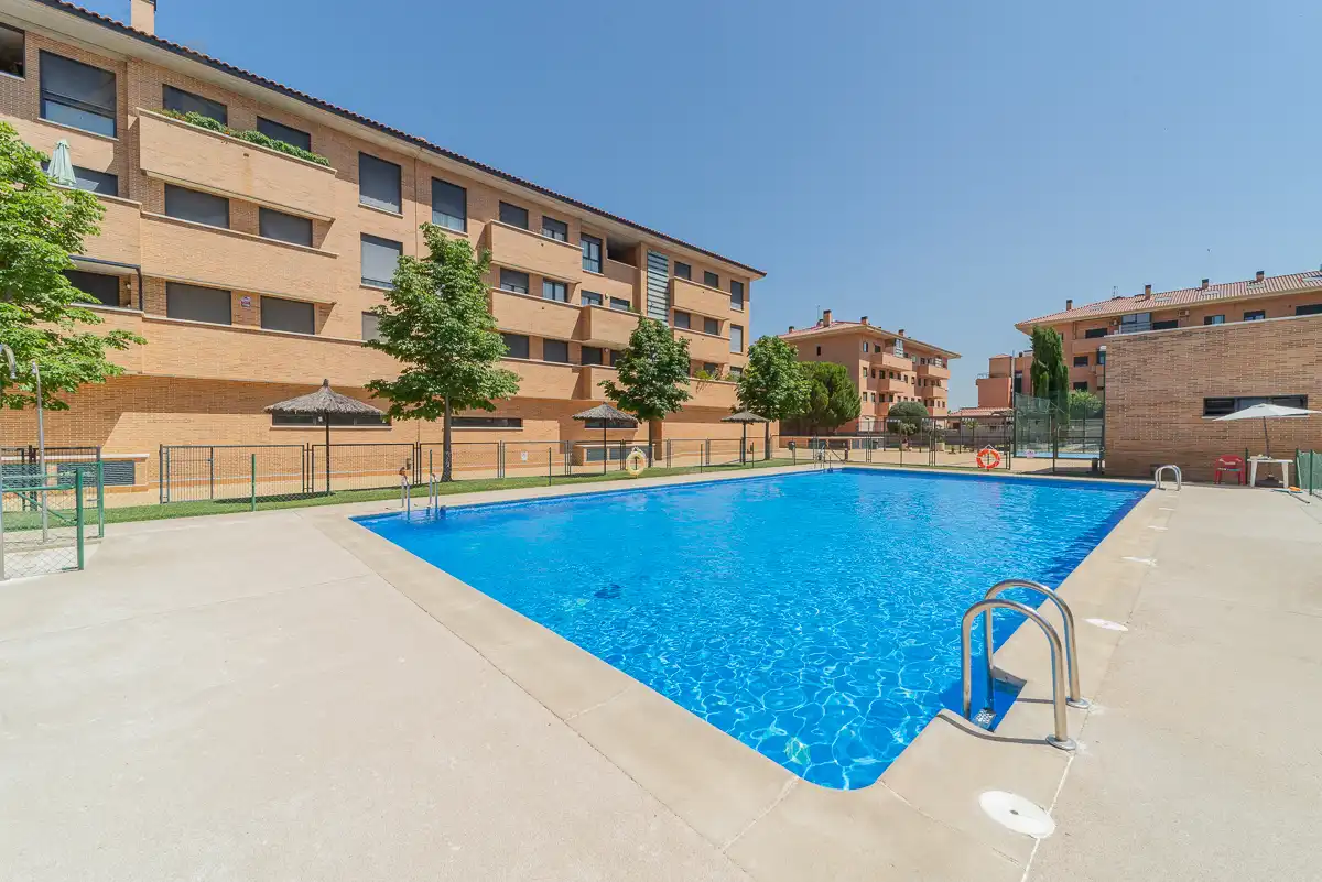 Swimming pool of Flat for sale in Navalcarnero  with Air Conditioner, Heating and Terrace