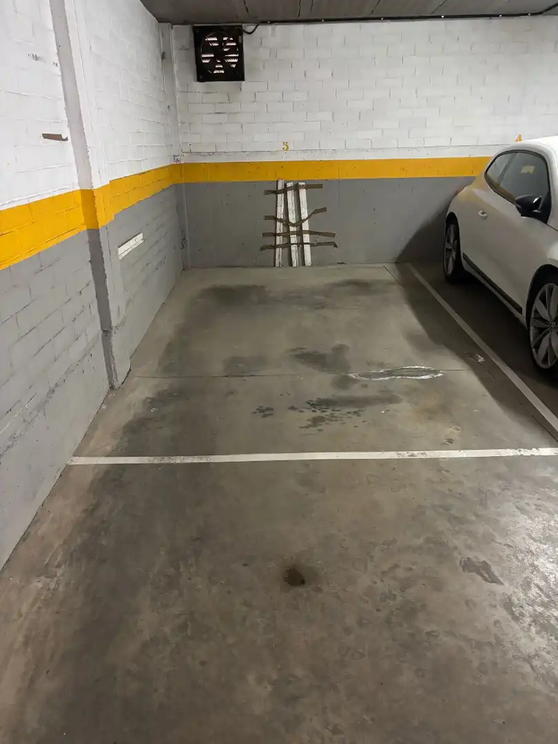 Einzelparkplatz mit Aufzug zum Verkauf in Carrer de la Granadella
