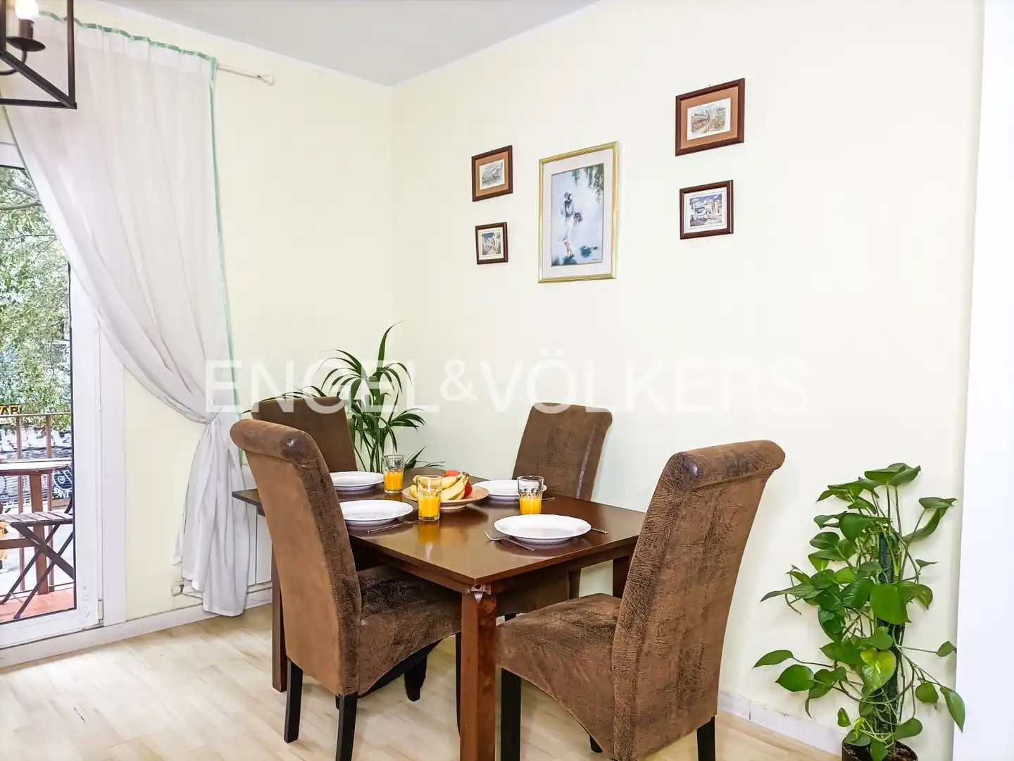 Comedor de Piso de alquiler en Barcelona con Aire acondicionado, Calefacción y Balcón