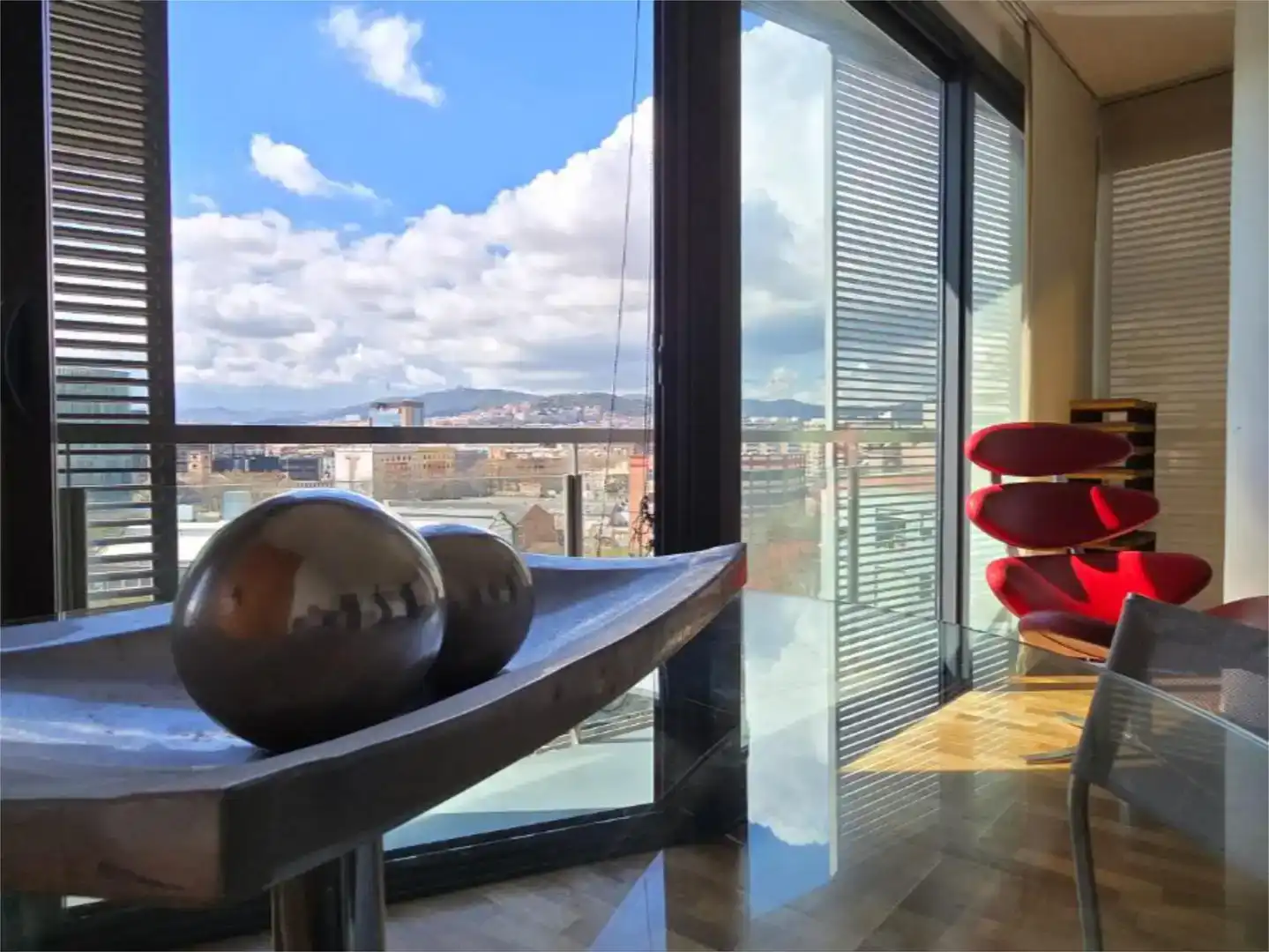 Sala d'estar de Pis en venda en  Barcelona Capital amb Aire condicionat i Balcó