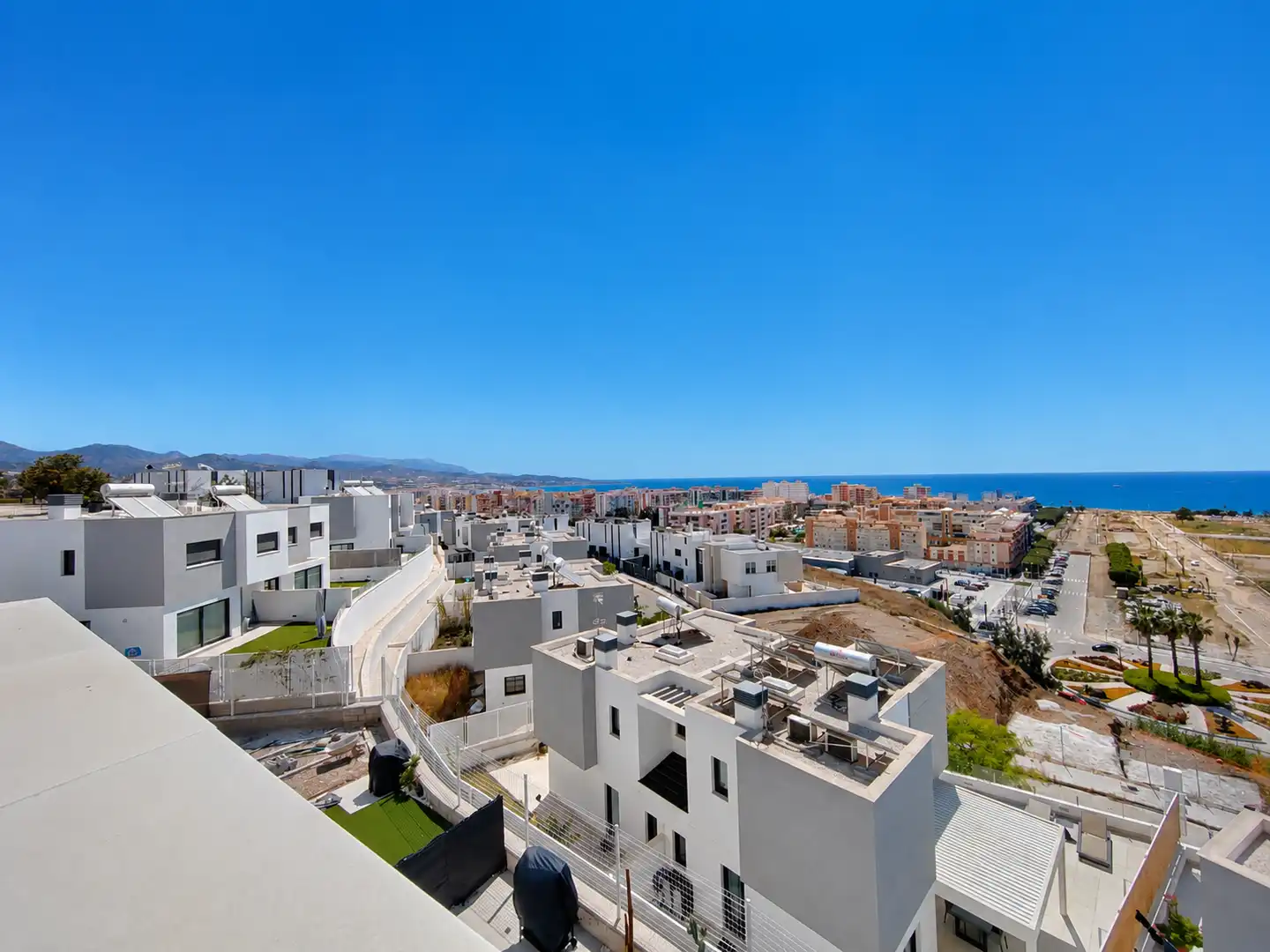 Vista exterior de Casa o xalet de lloguer en Vélez-Málaga amb Aire condicionat, Terrassa i Piscina