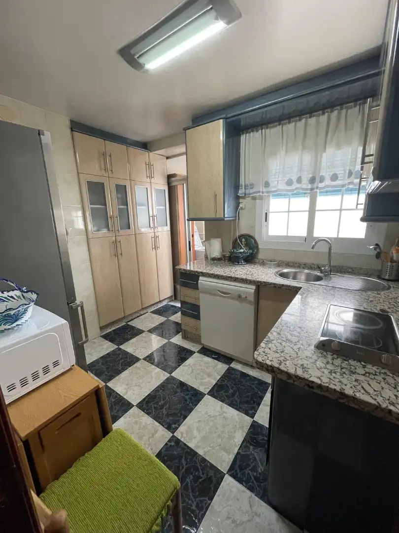 Kitchen of Flat for rent in Granada  with Furnished, Oven and Washing machine