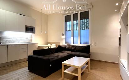 Living room of Flat for sale in  Barcelona Capital  with Heating, Parquet flooring and Furnished