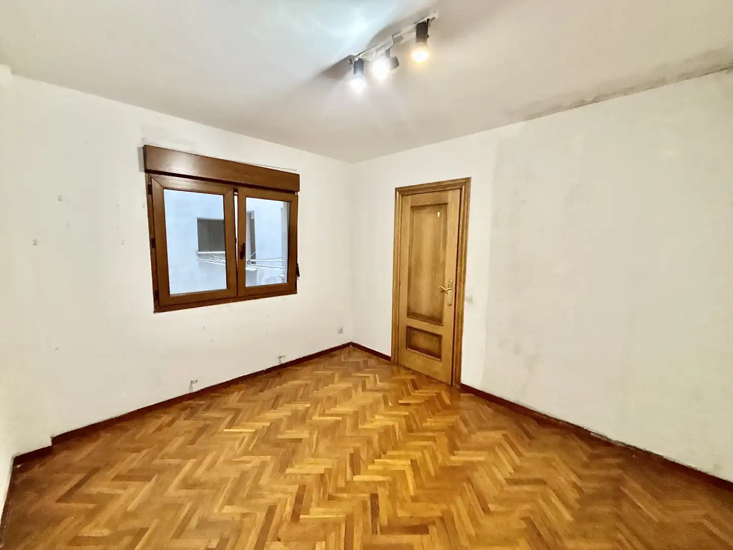 Bedroom of Flat for sale in Oviedo   with Heating, Parquet flooring and Terrace