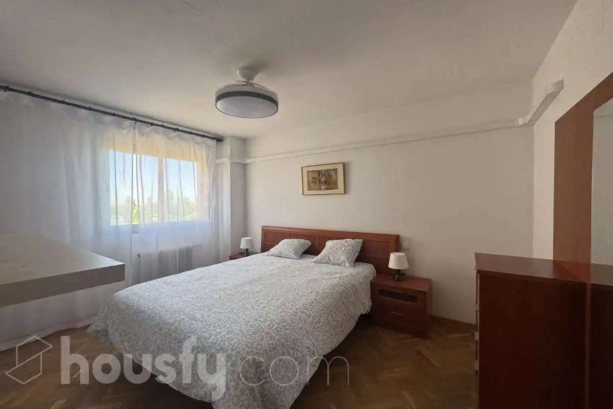 Habitación de Piso de alquiler en Madrid con Trastero y Amueblado