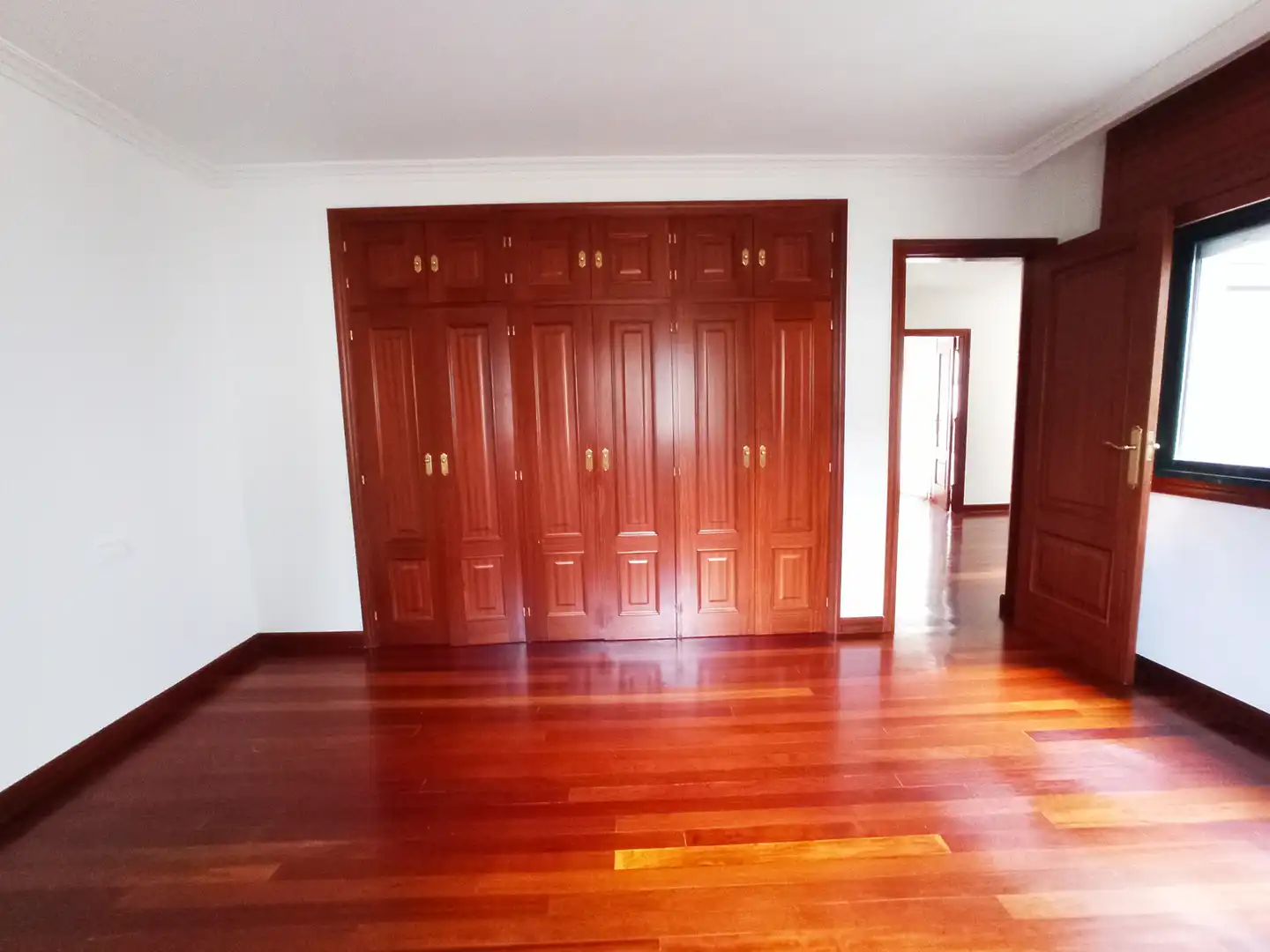 Schlafzimmer von Maisonette zum Verkauf in Pontevedra Capital  mit Heizung, Parkett und Terrasse