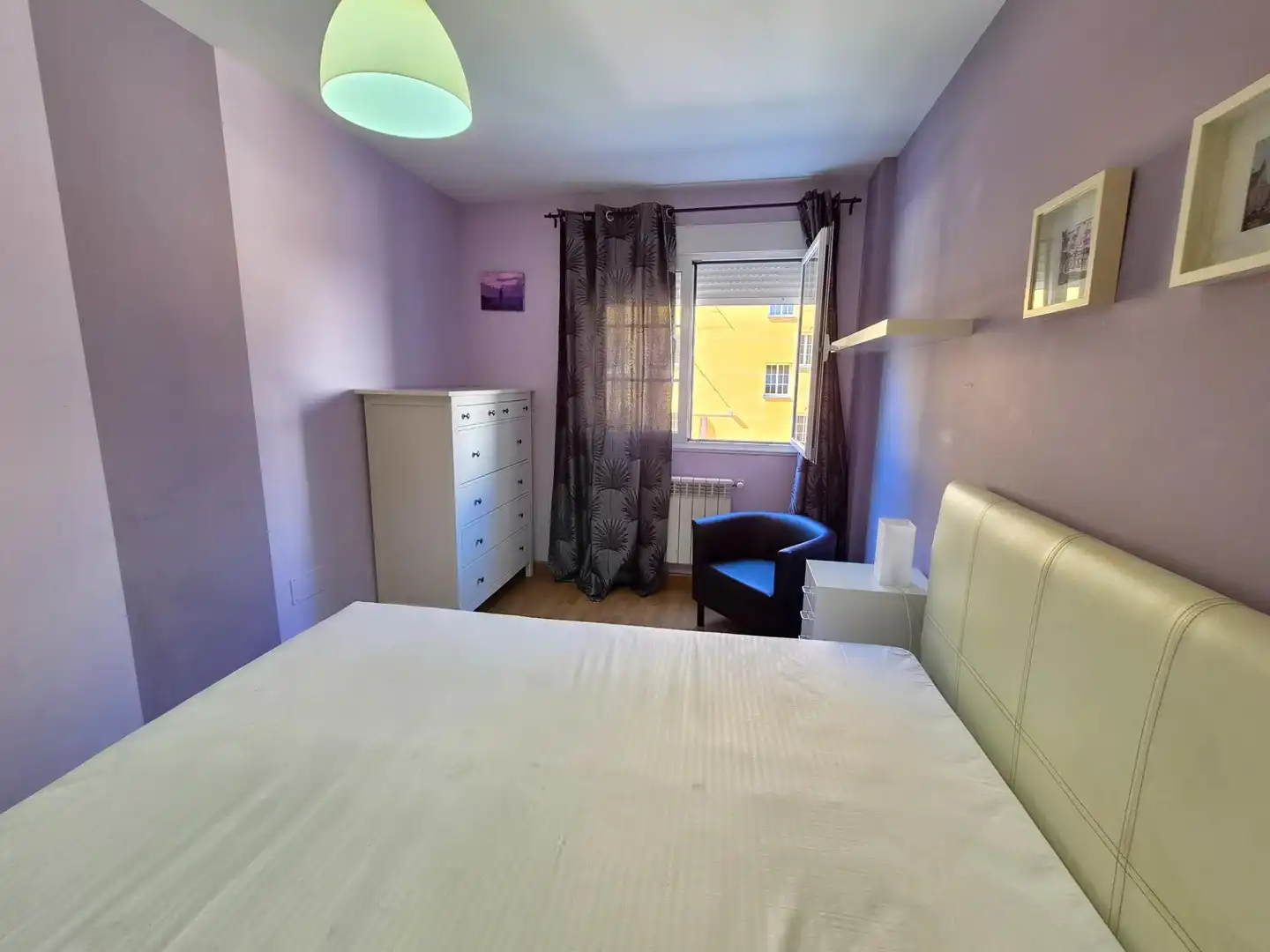 Dormitori de Apartament en venda en Ponferrada amb Calefacció, Traster i Moblat