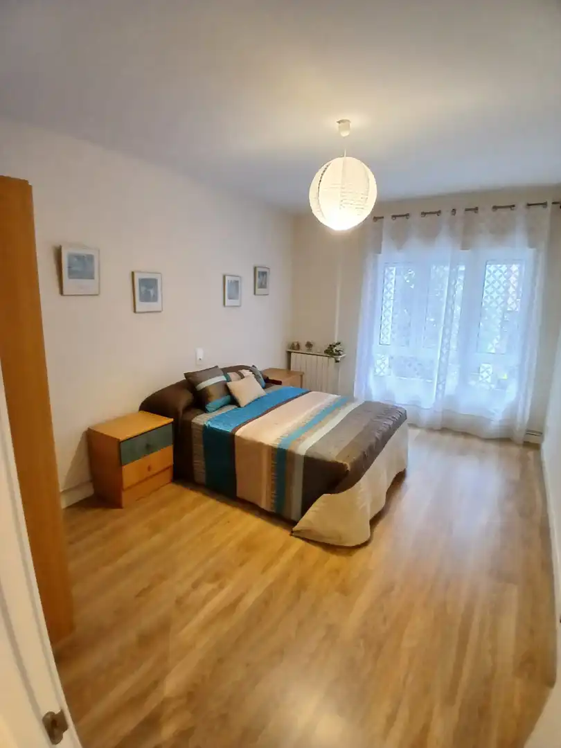 Schlafzimmer von Wohnung zur Miete in Gijón  mit Heizung und Möbliert