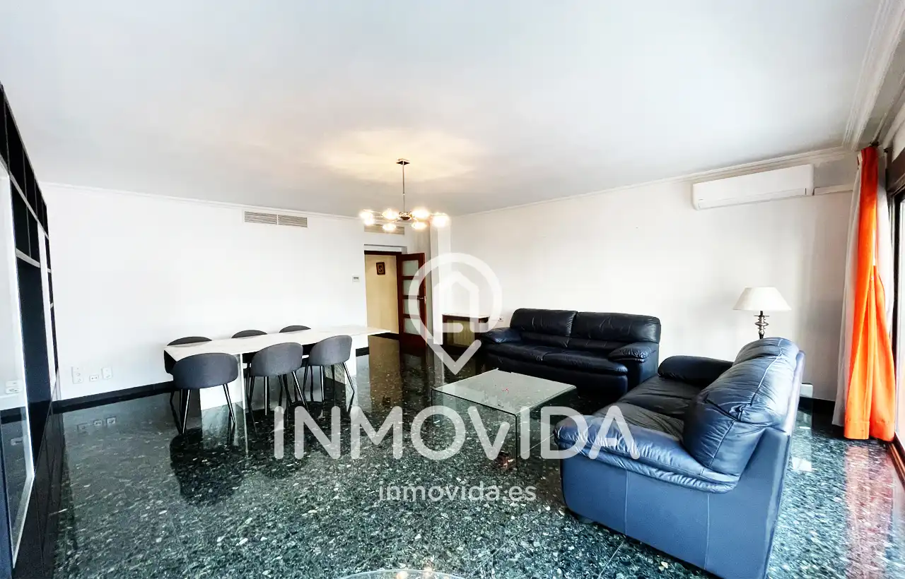 Sala d'estar de Pis en venda en Valencia amb Moblat i Balcó