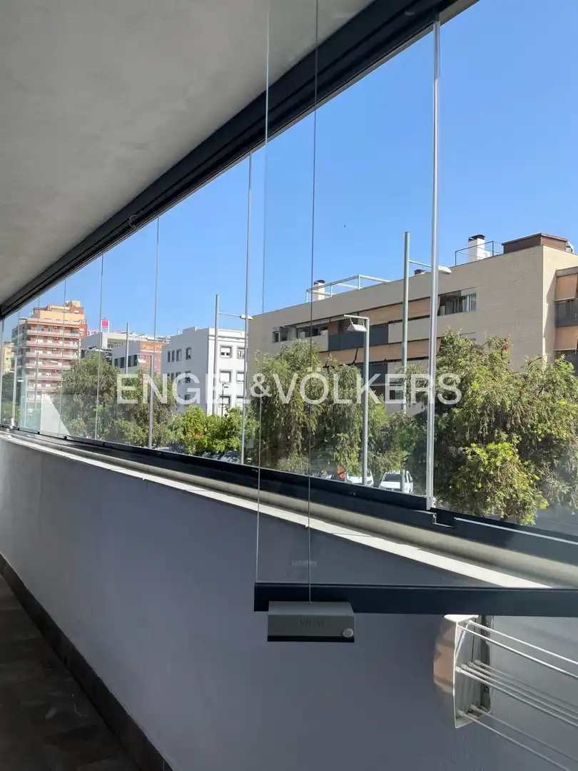 Vista exterior de Piso de alquiler en Badalona con Aire acondicionado, Calefacción y Terraza