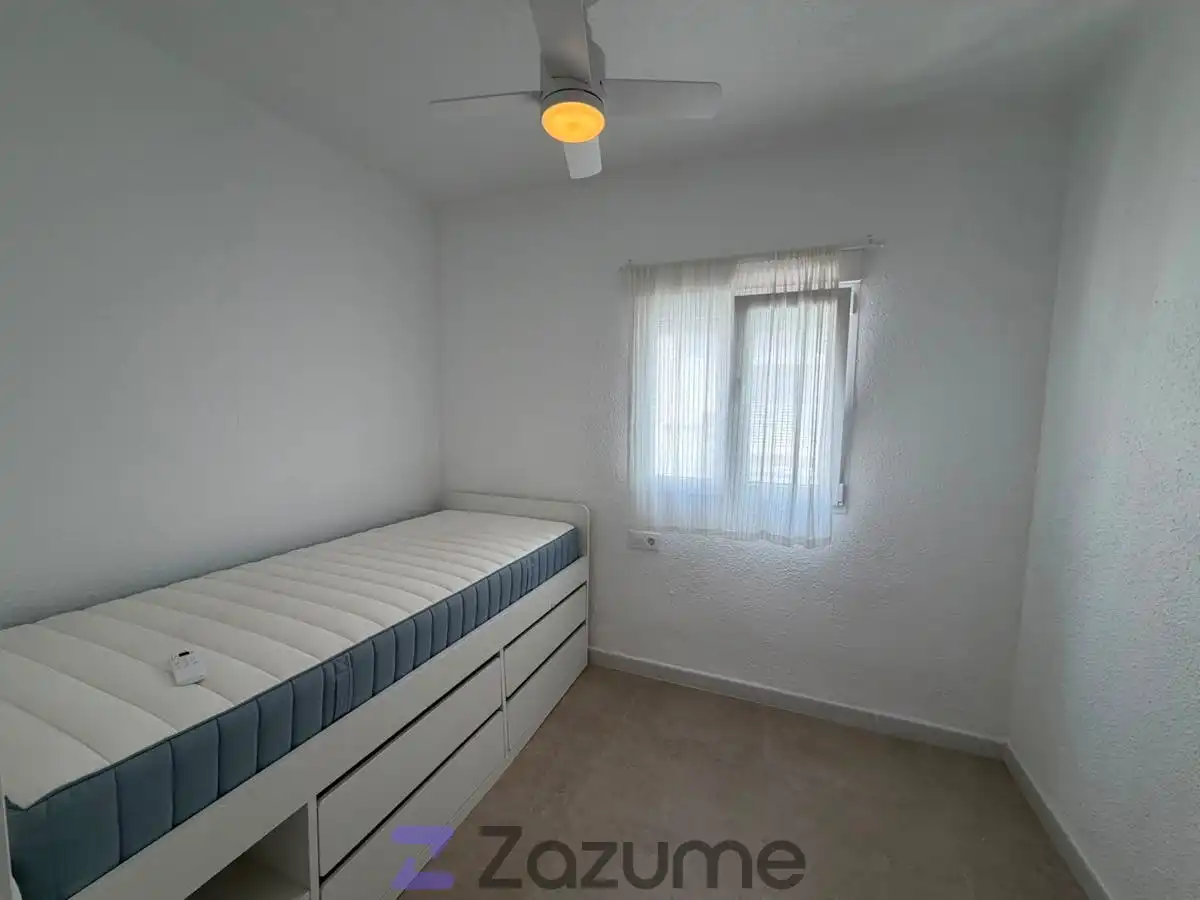 Habitación de Piso de alquiler en Catarroja con Aire acondicionado, Terraza y Amueblado